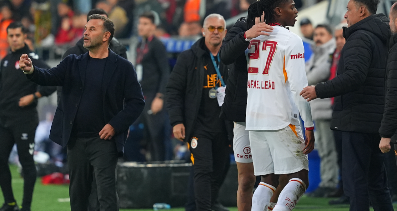 Galatasaray'da Leao şoku! 61'de girdi 77'de çıktı