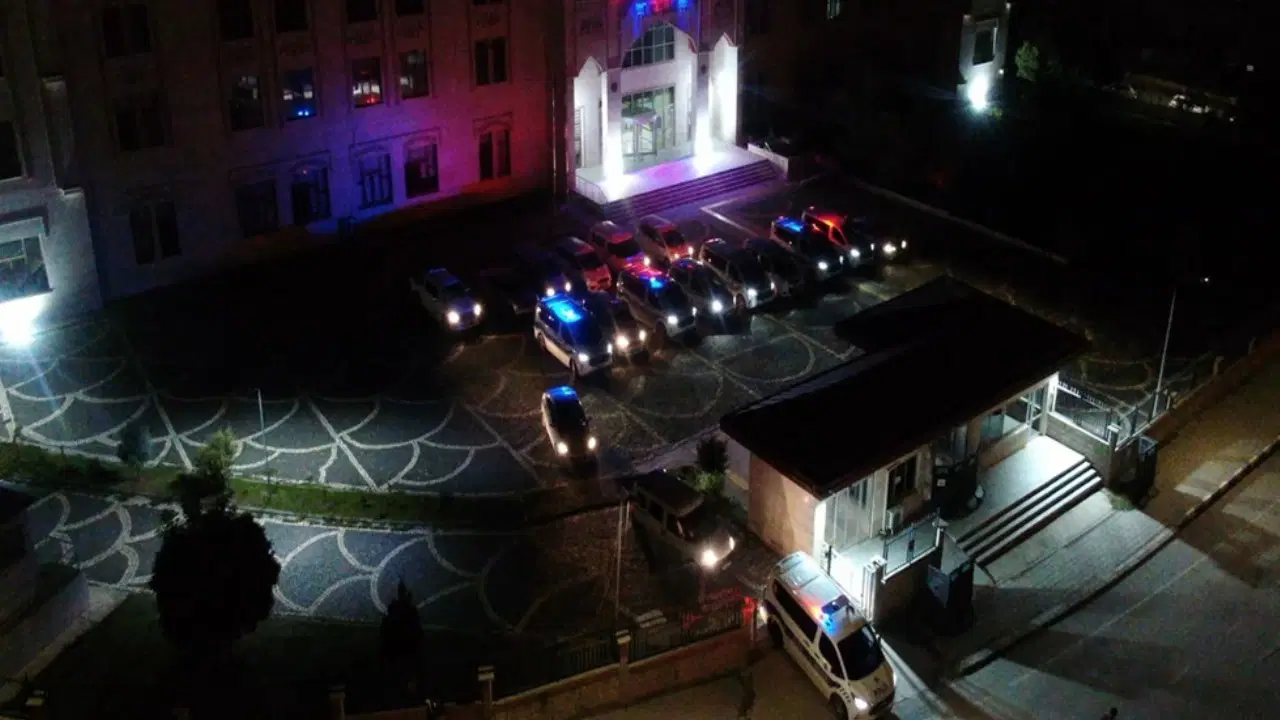 Siirt merkezli 8 ilde yasa dışı bahis operasyonu: 22 gözaltı