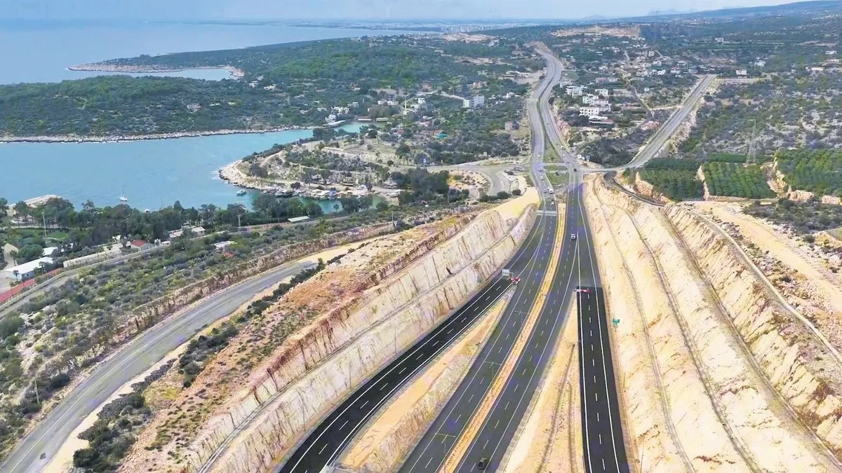 Çeşmeli-Kızkalesi Otoyolu bu gece açılıyor